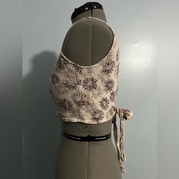 SHEIN Crop Top - Picture 7 of 8